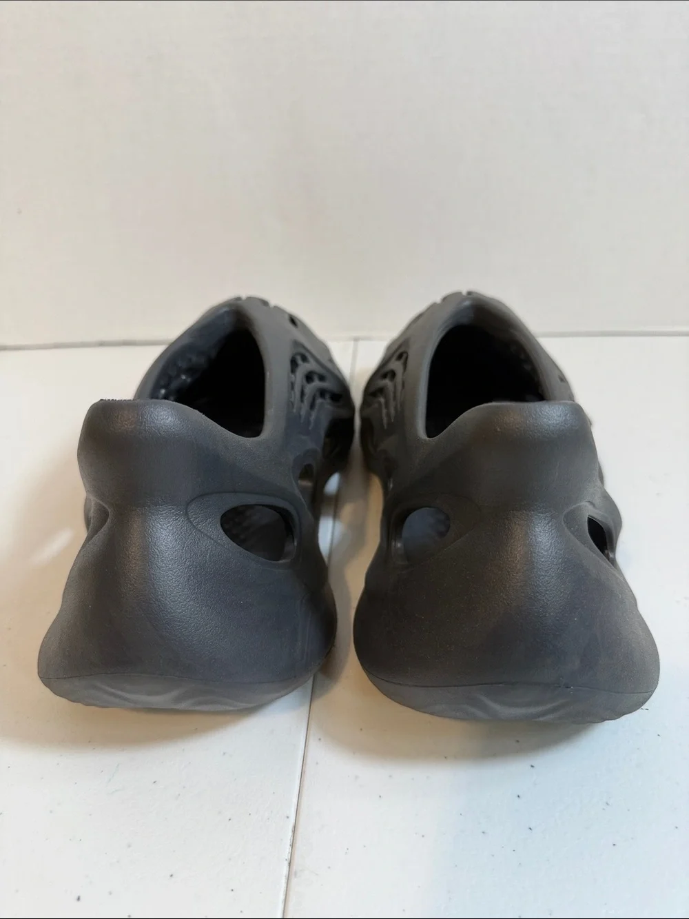 ADIDAS YEEZY FOAM RUNNER 'ONYX